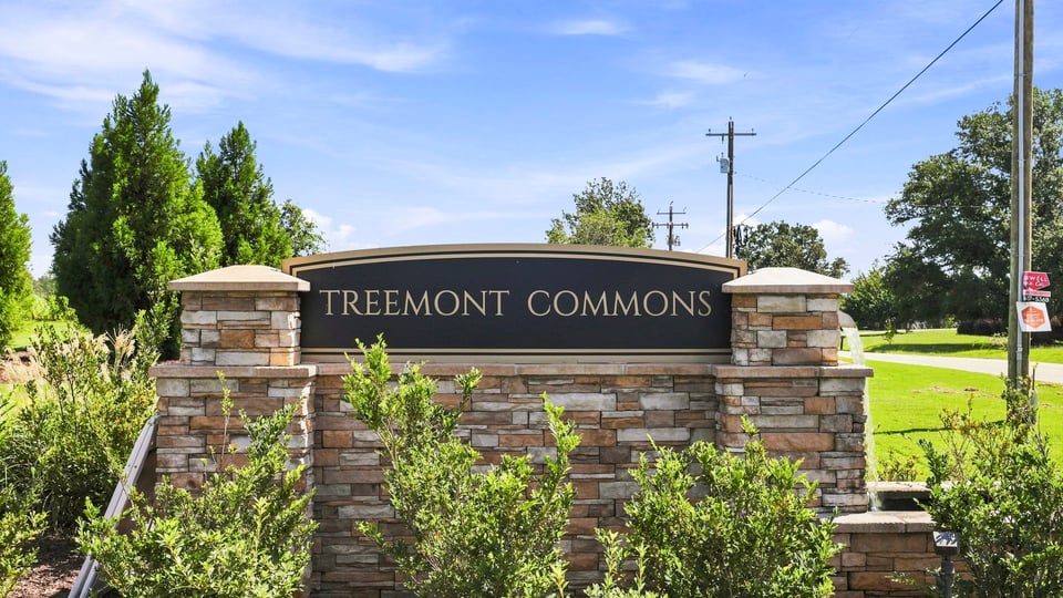 Treemont commons entrance sign.