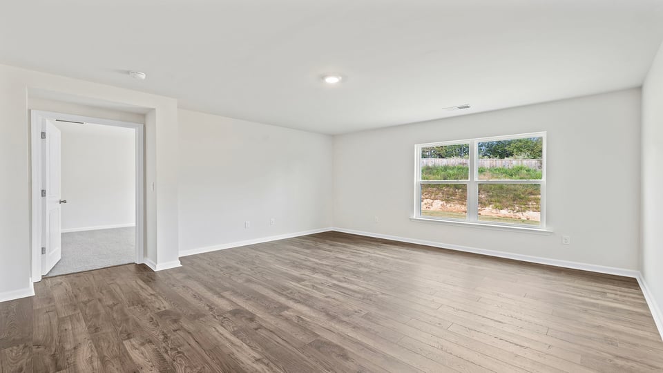 Livingroom with windows.