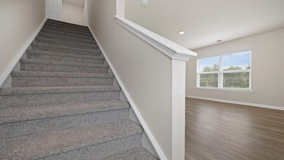 Hallway upstairs to bedrooms.