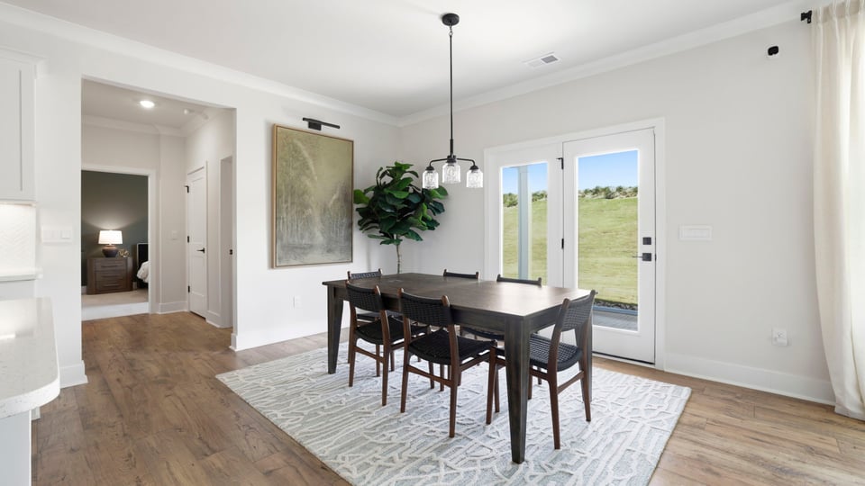 Dining are in the kitchen.