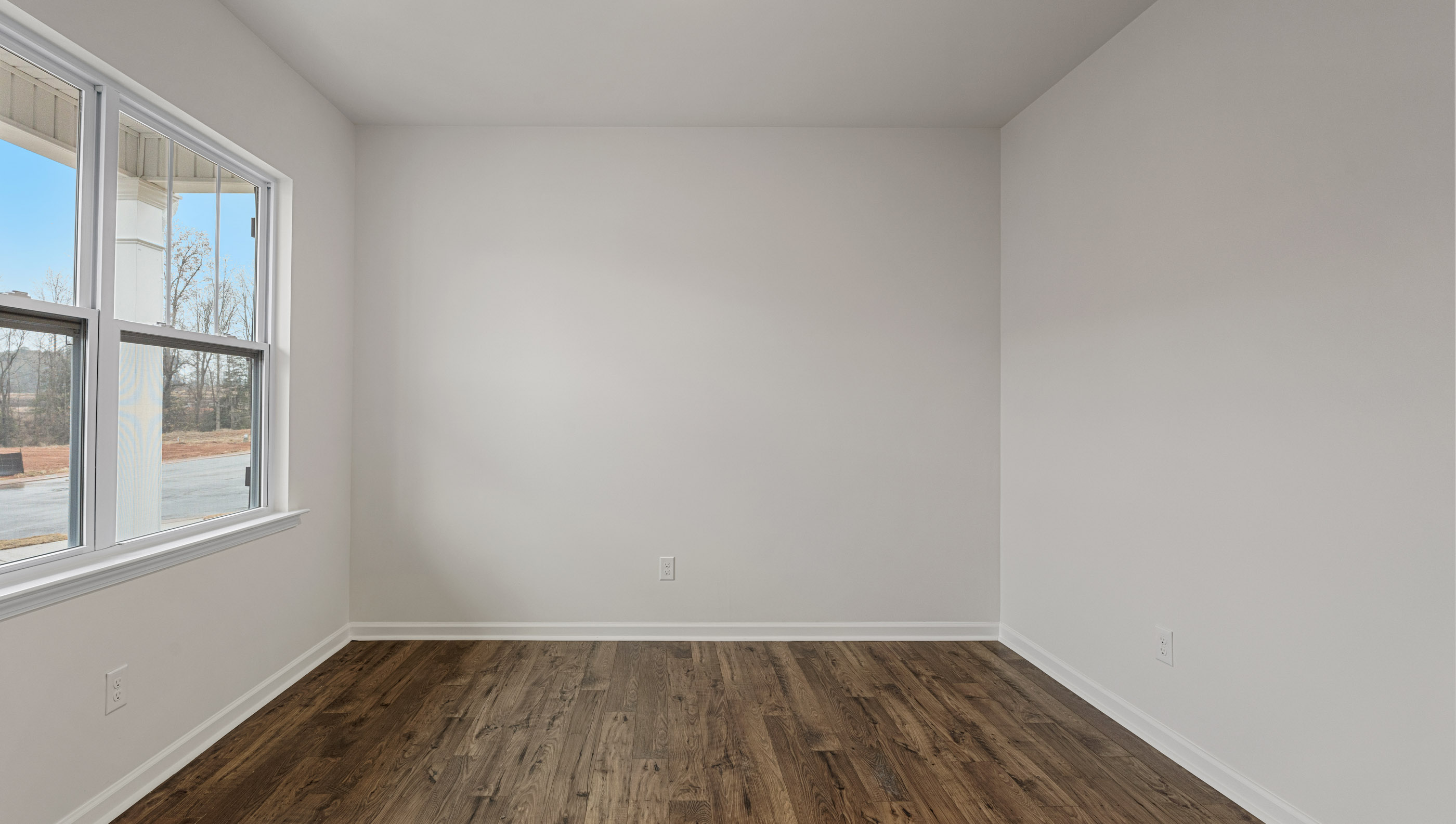 Flex room with windows.