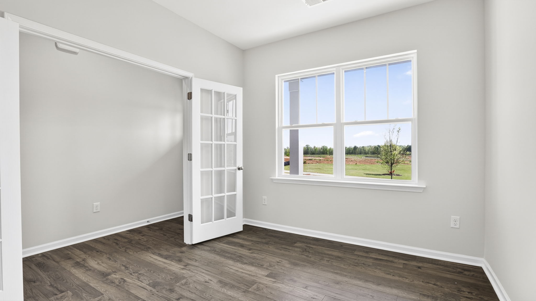 Flex room with windows.