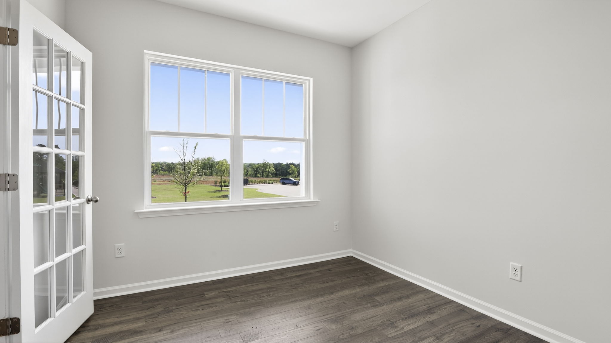 Flex room with windows.