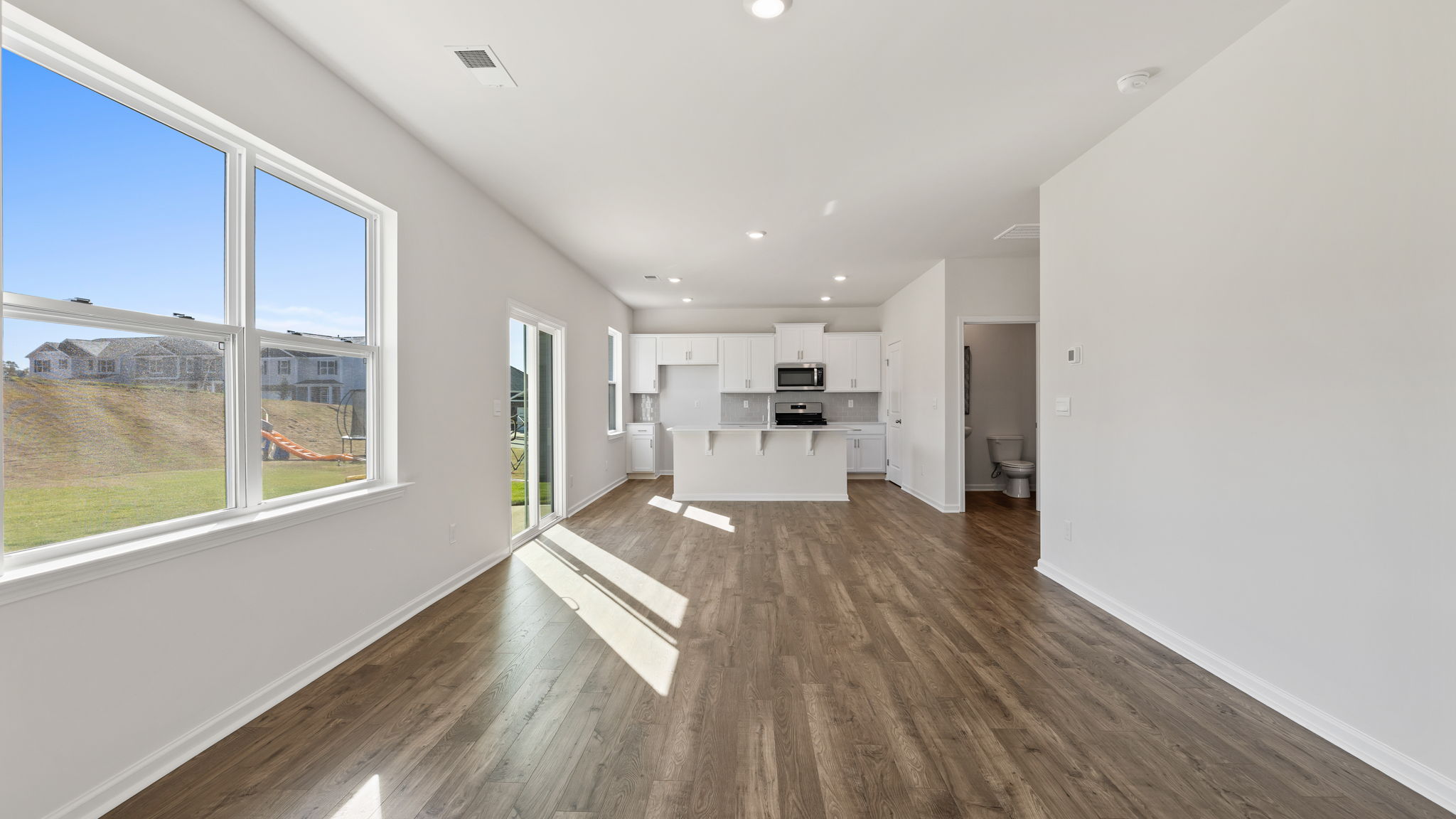 Livingroom with window.