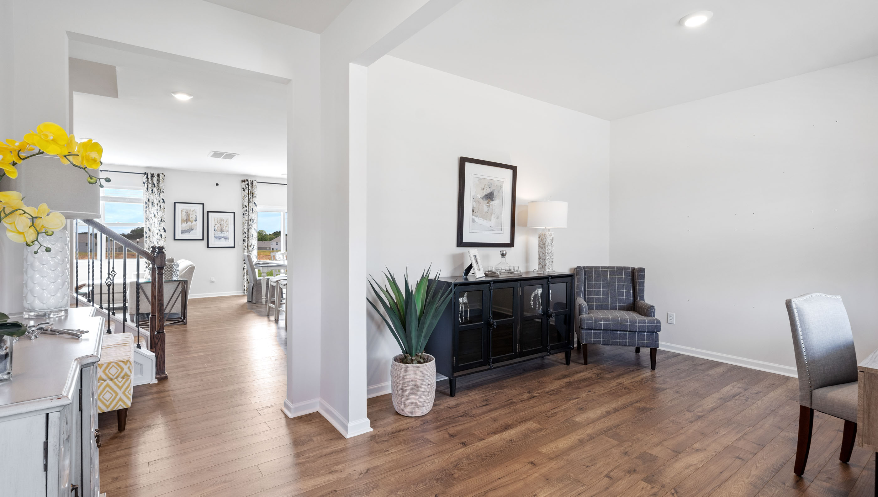 Foyer with view of flex room.
