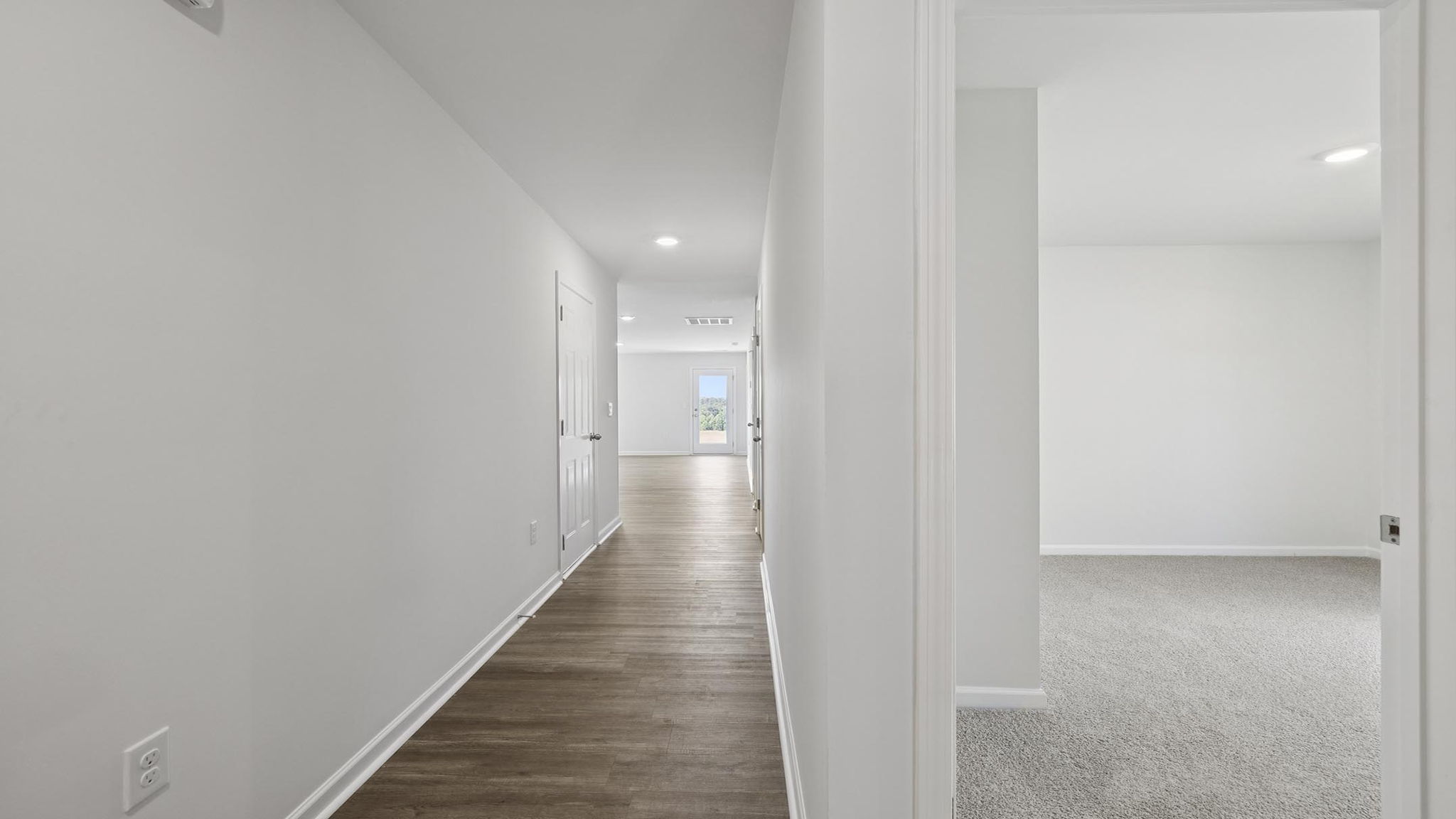 Hallway to bedrooms.