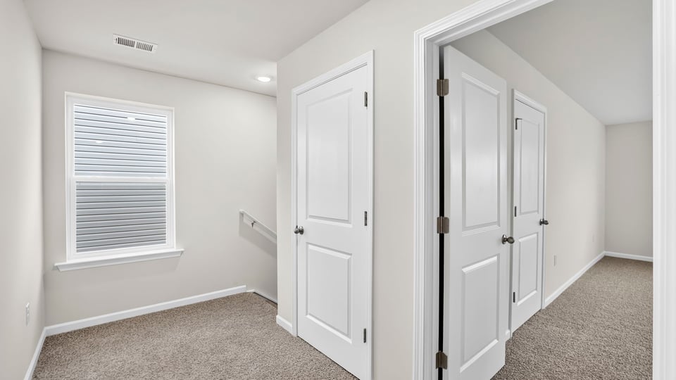 Hallway to bedrooms.
