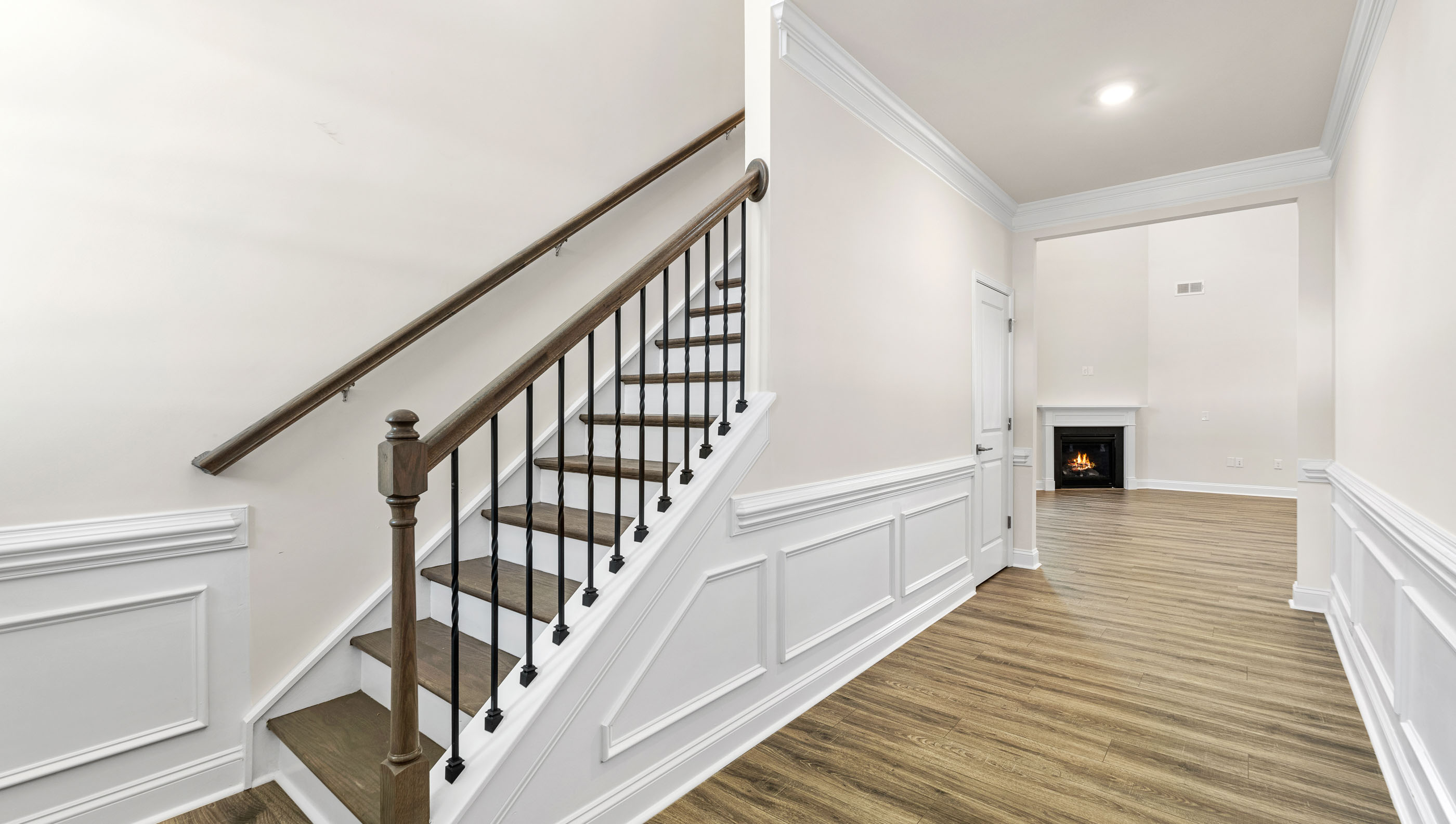 Foyer to kitchen.