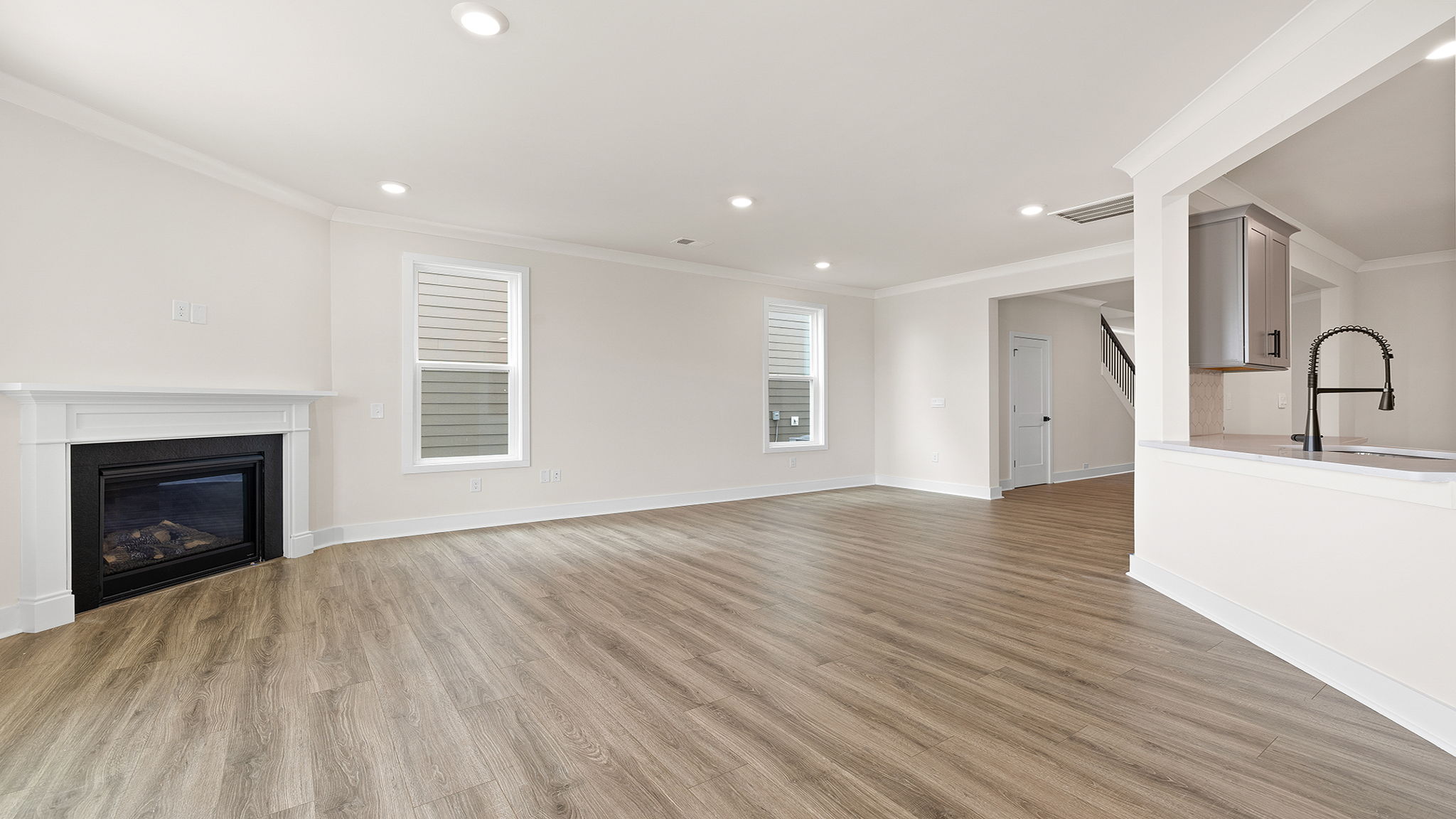 Livingroom with window.