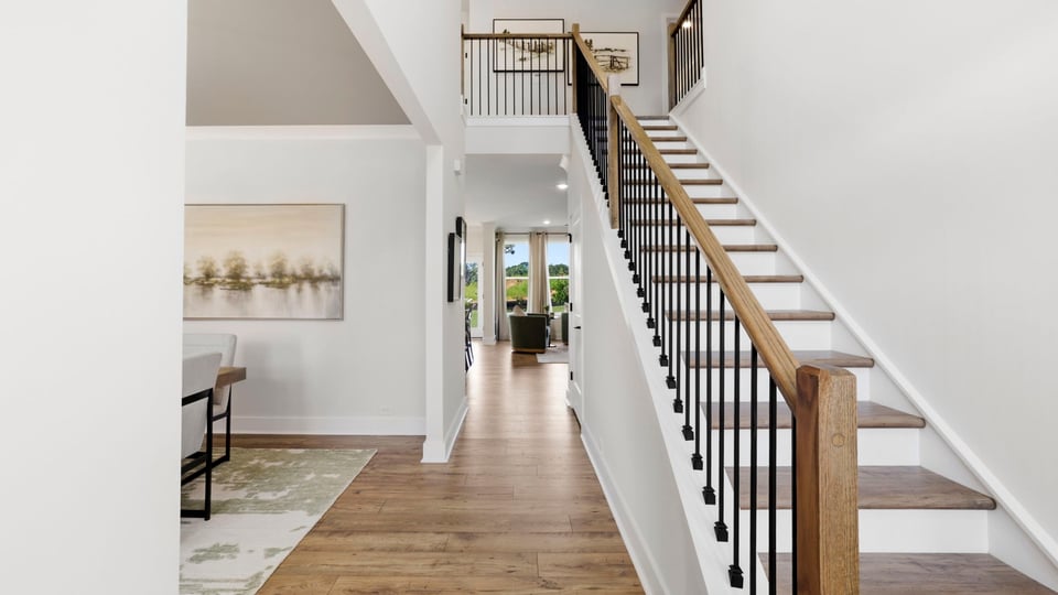 Foyer to kitchen.