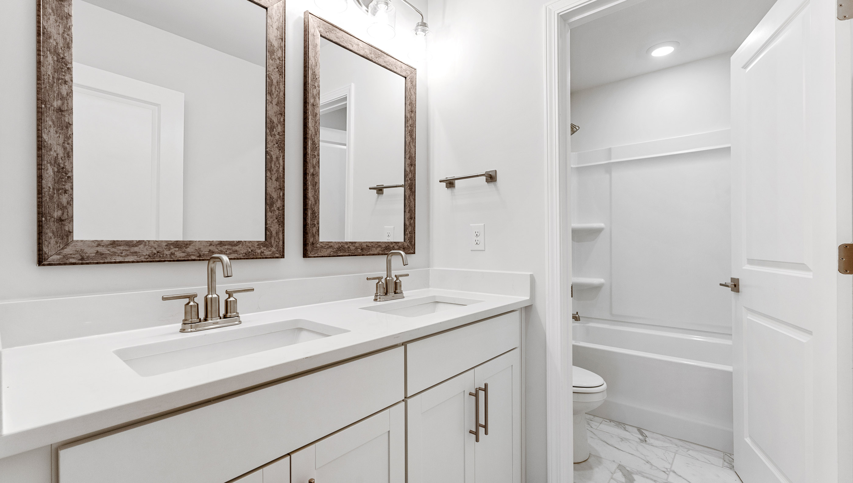 Second hall bathromm.