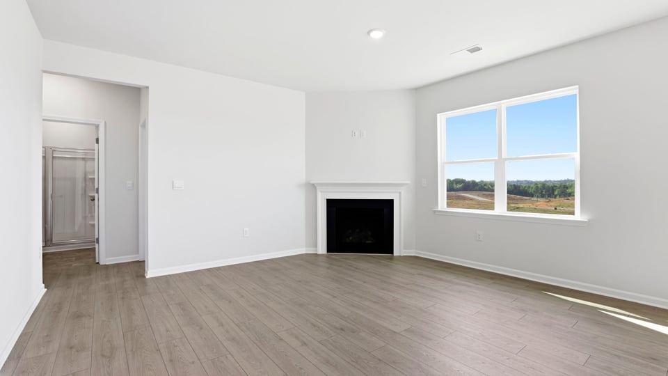 Livingroom with dining room.