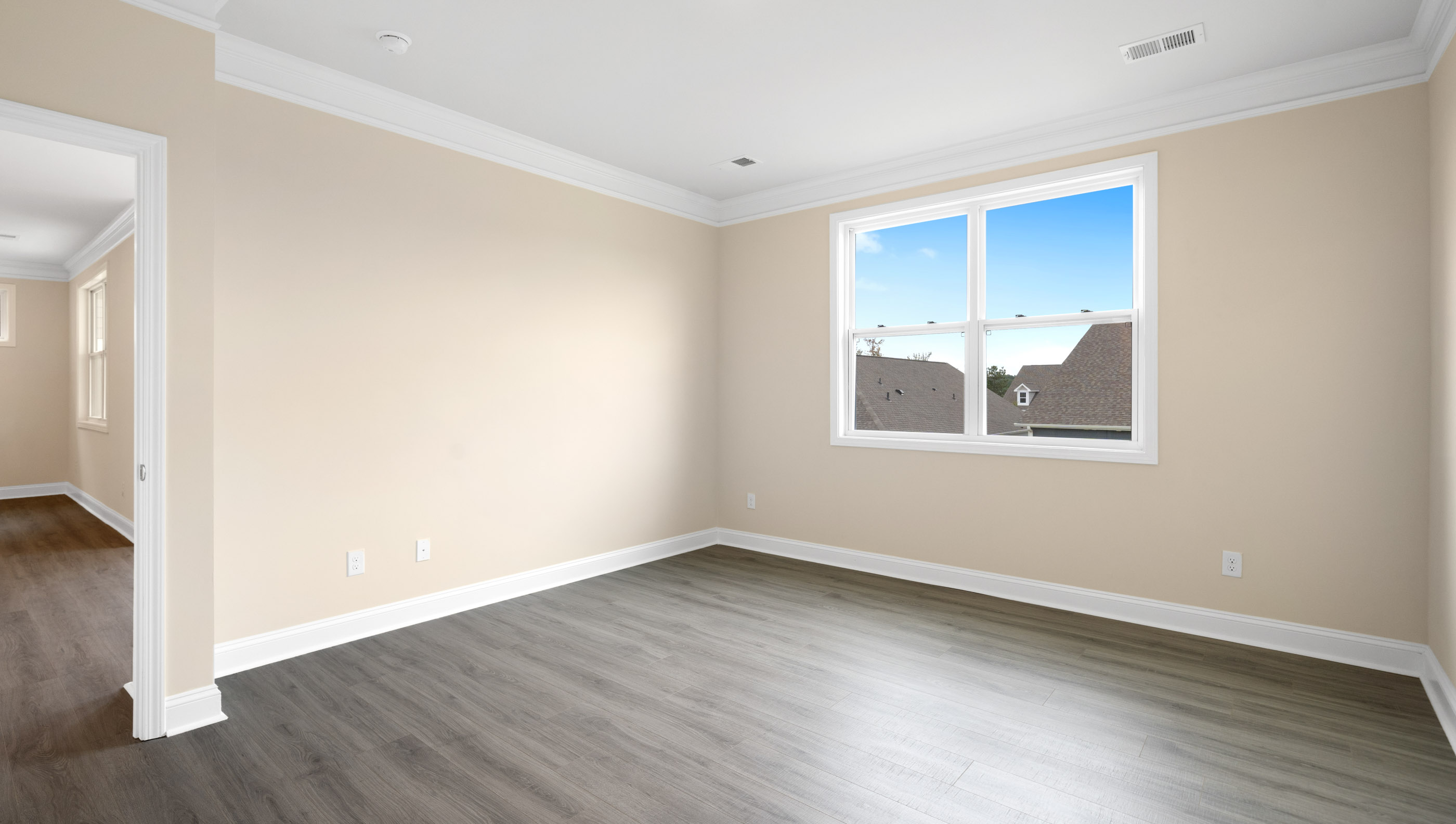 Dining area in the kitchen.