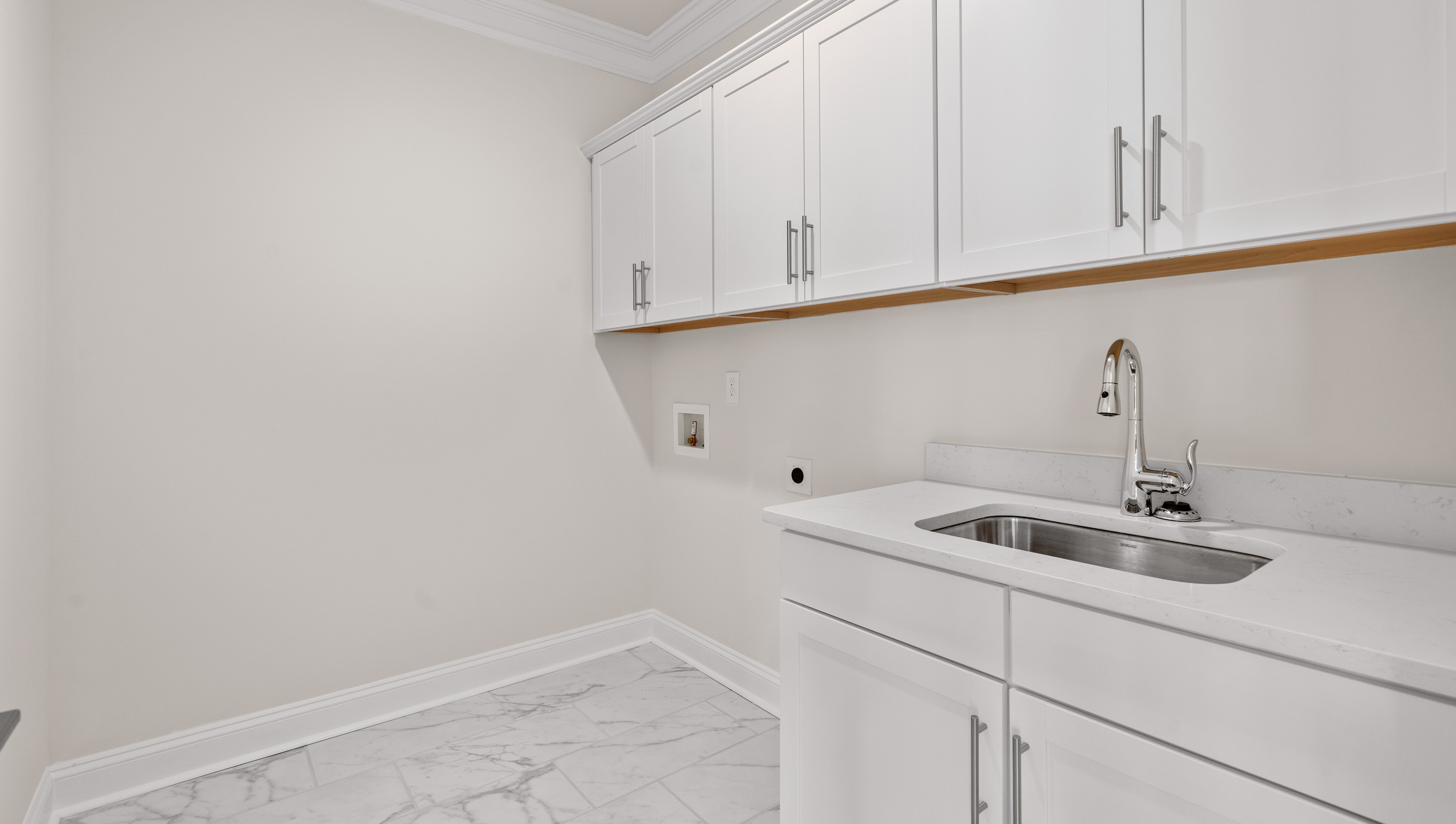 Walk in laundry room.