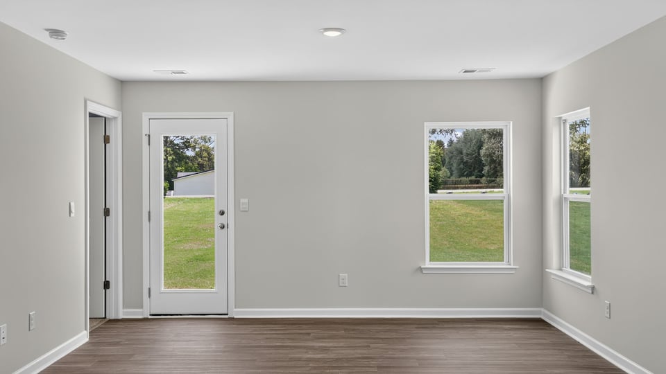 Livingroom with windows.