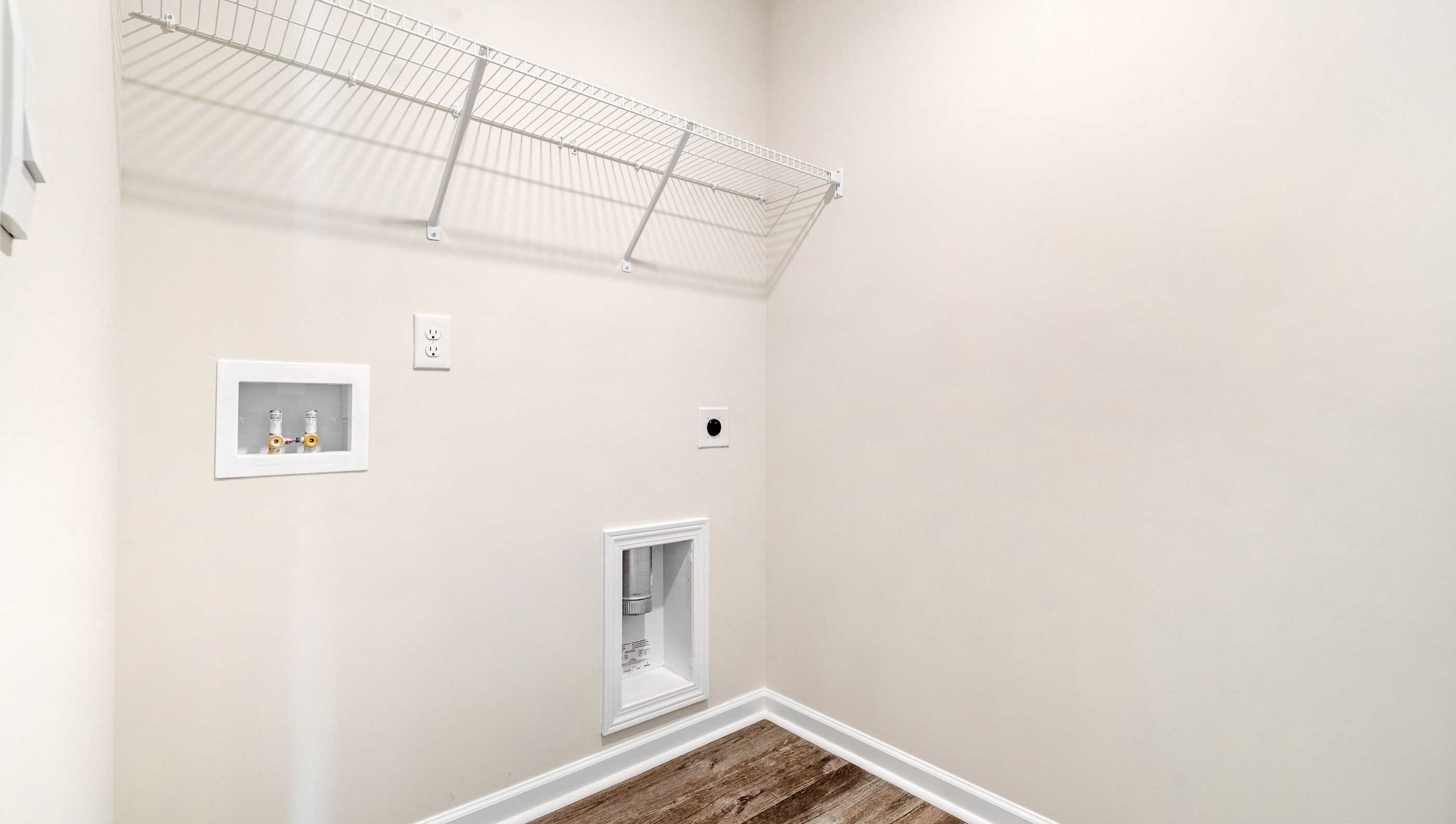 Walk in laundry room.