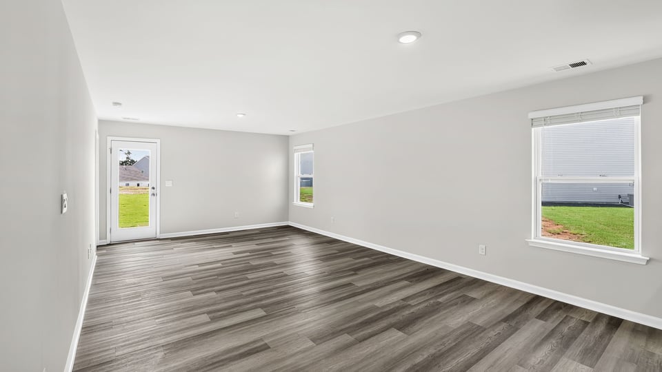Livingroom with windows.