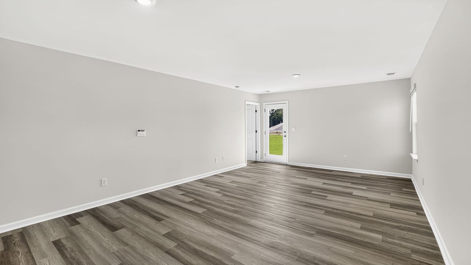Livingroom with windows.