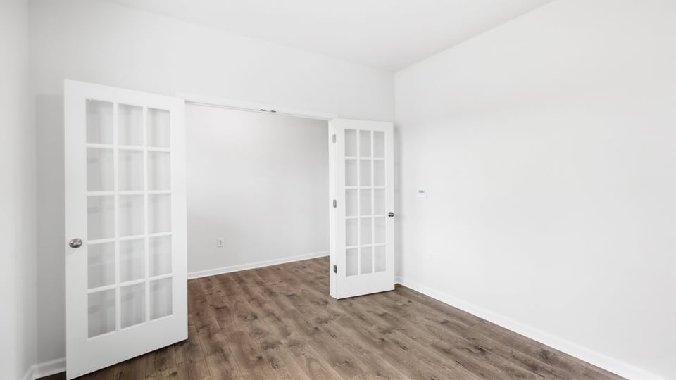 Bonus room with window.