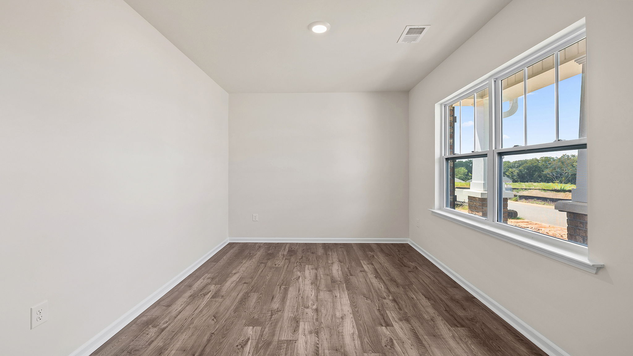 Flex room with windows.