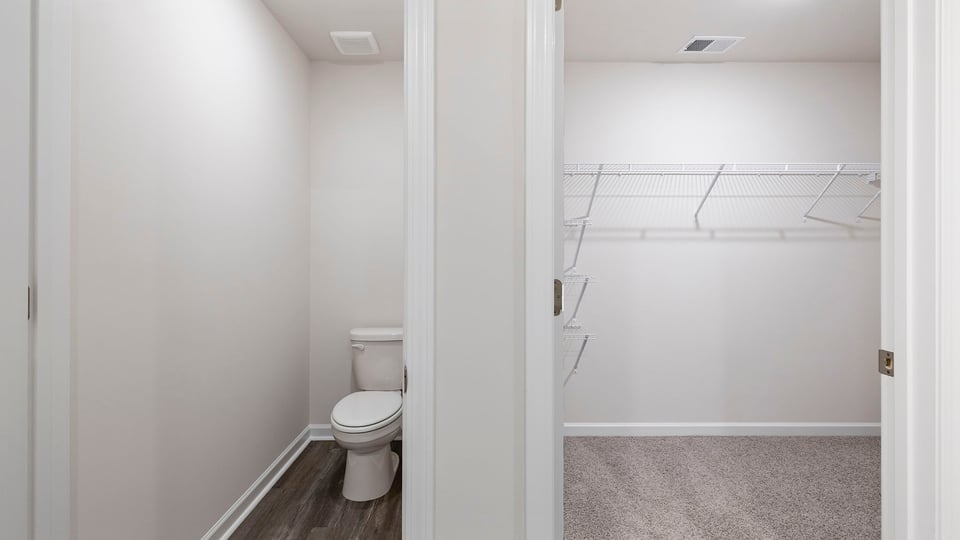 Primary bathroom with doble vanity sinks.