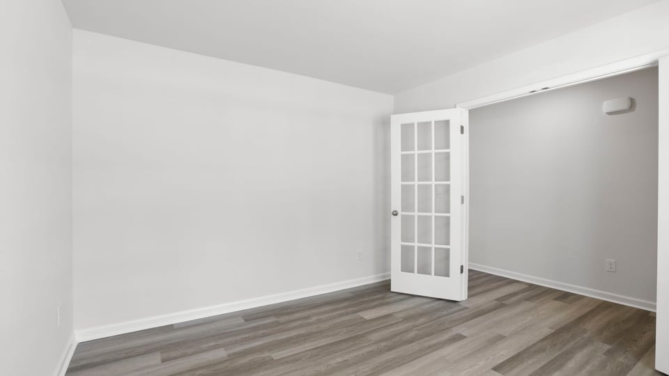 Flex room with window.