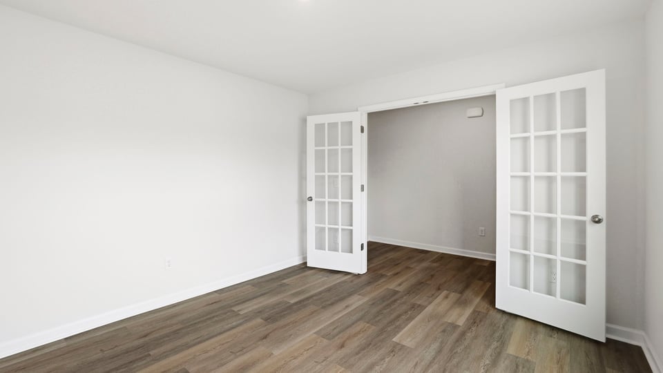 Flex room with windows.