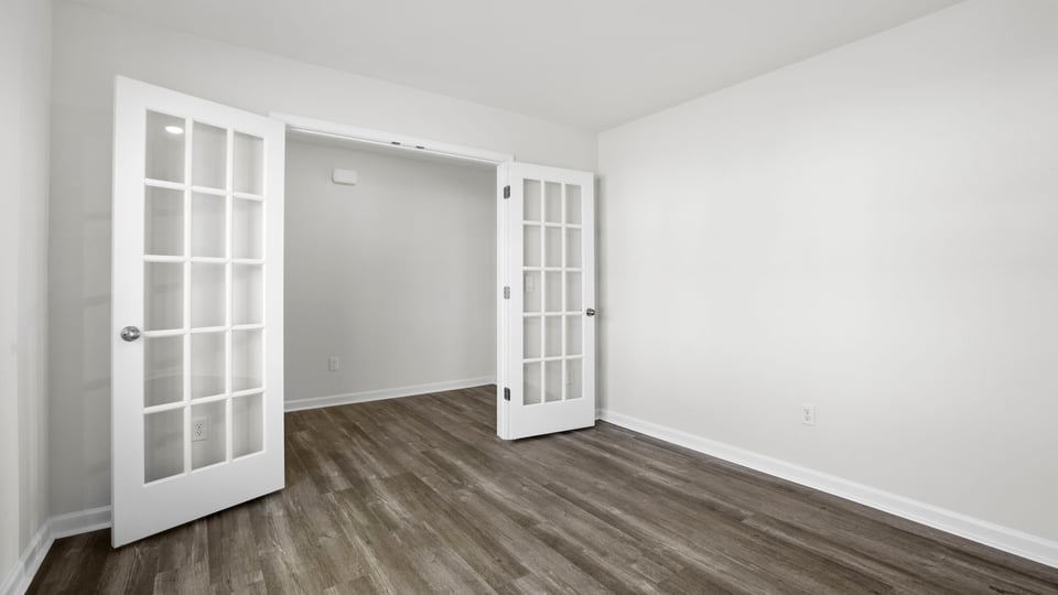 Flex room with windows.