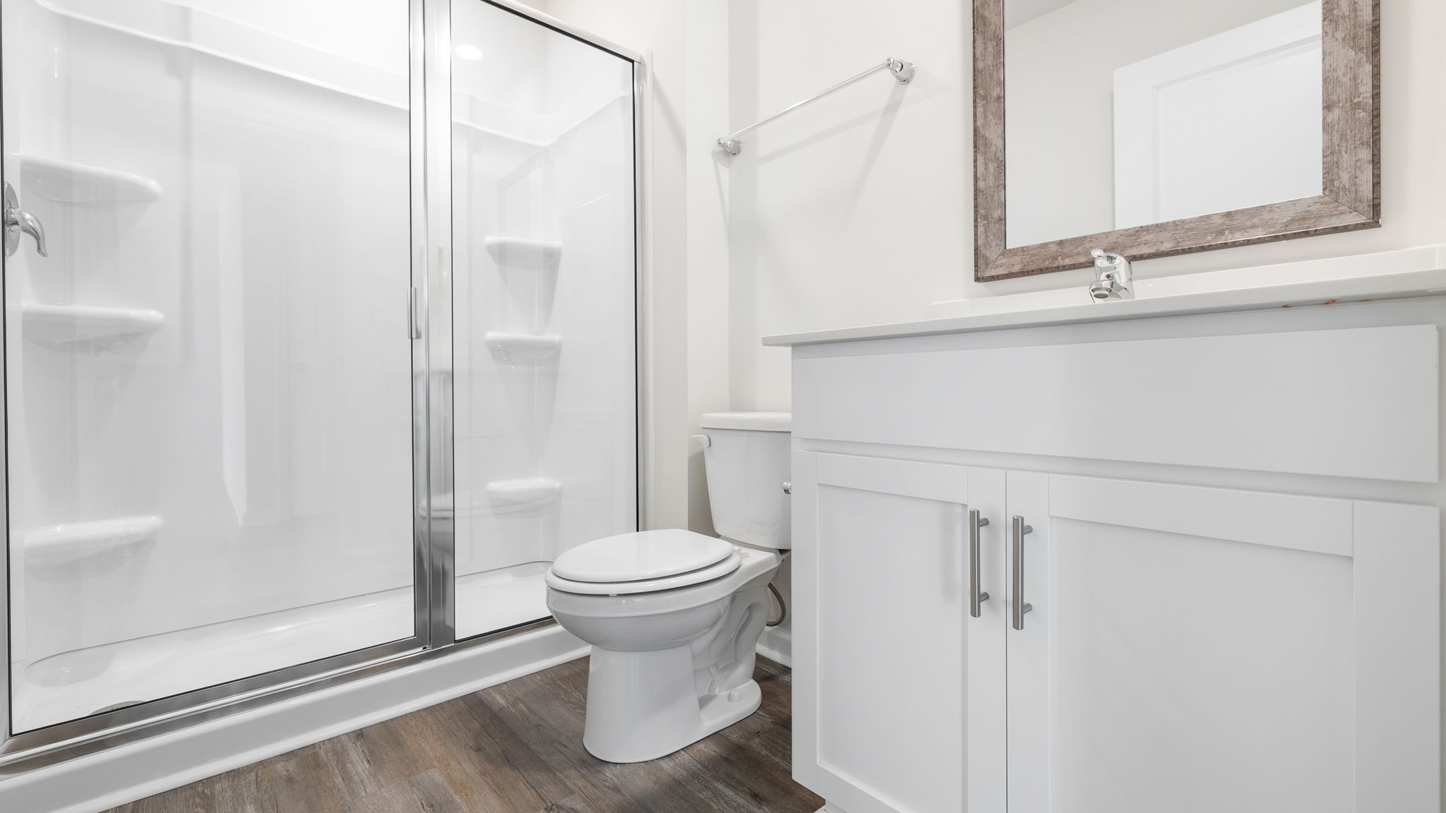 Full bathroom on the main level.