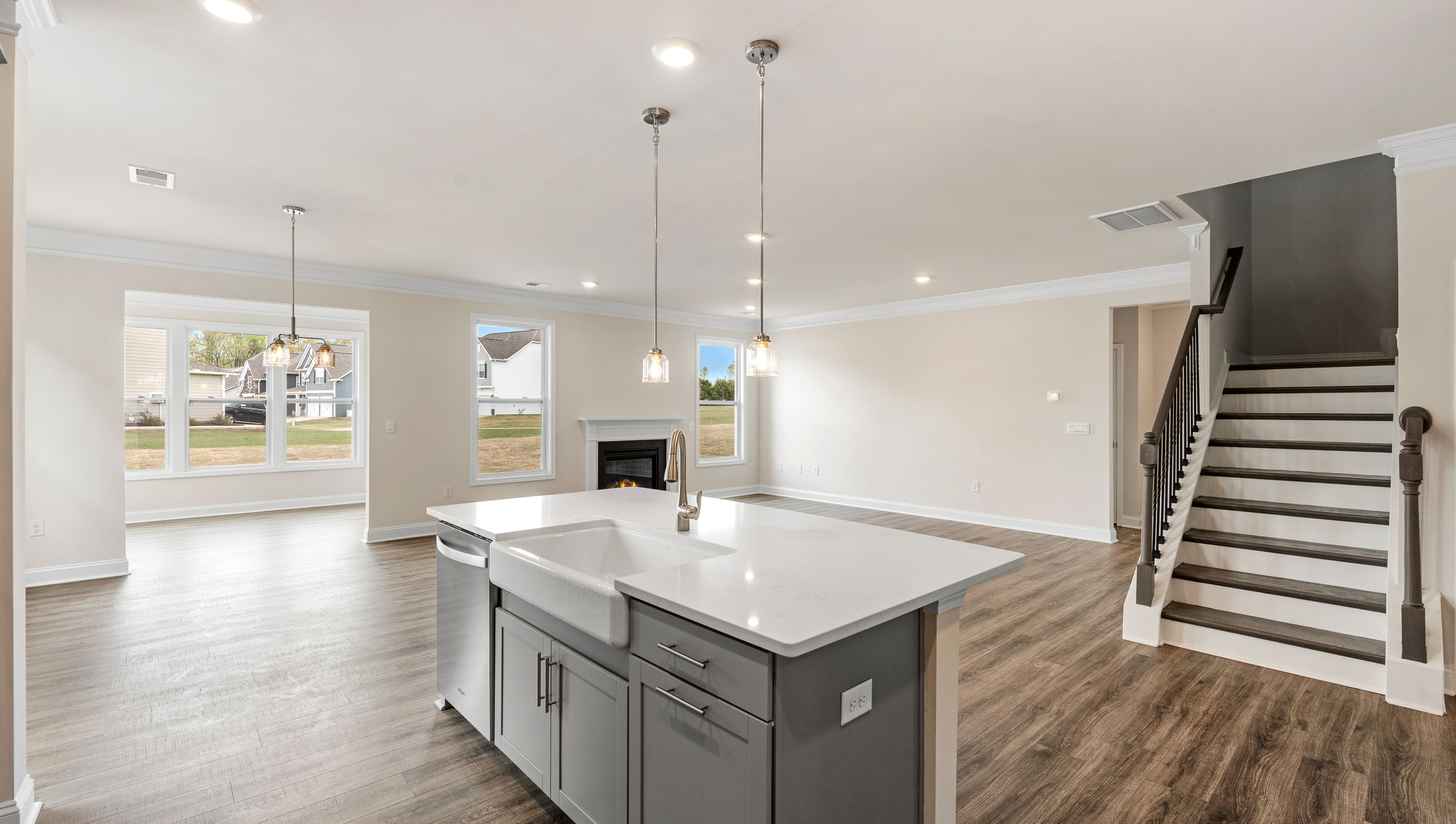 Kitchen with island and counetrops