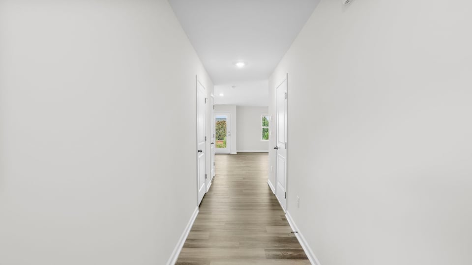 Foyer to kitchen.