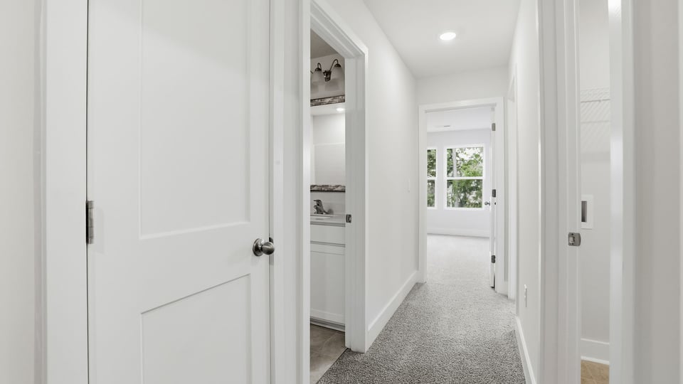 Hallway to bedrooms.