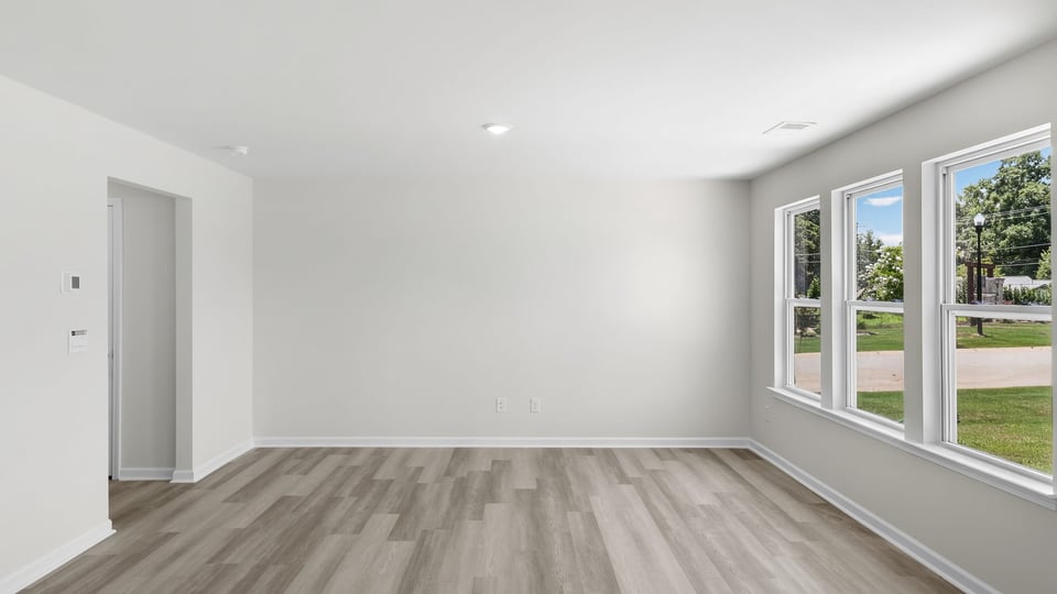 Livingroom with windows.