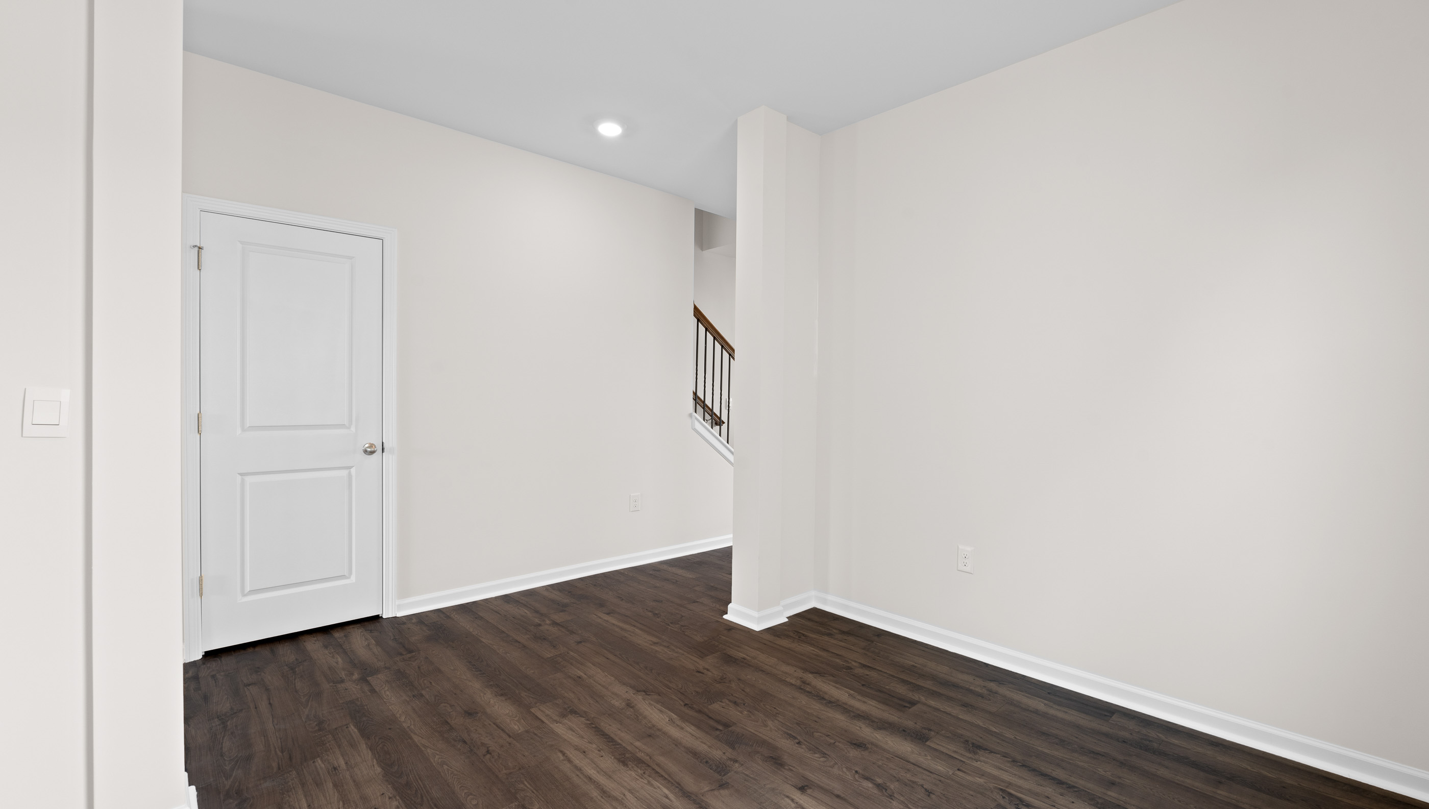 Flex room with windows.