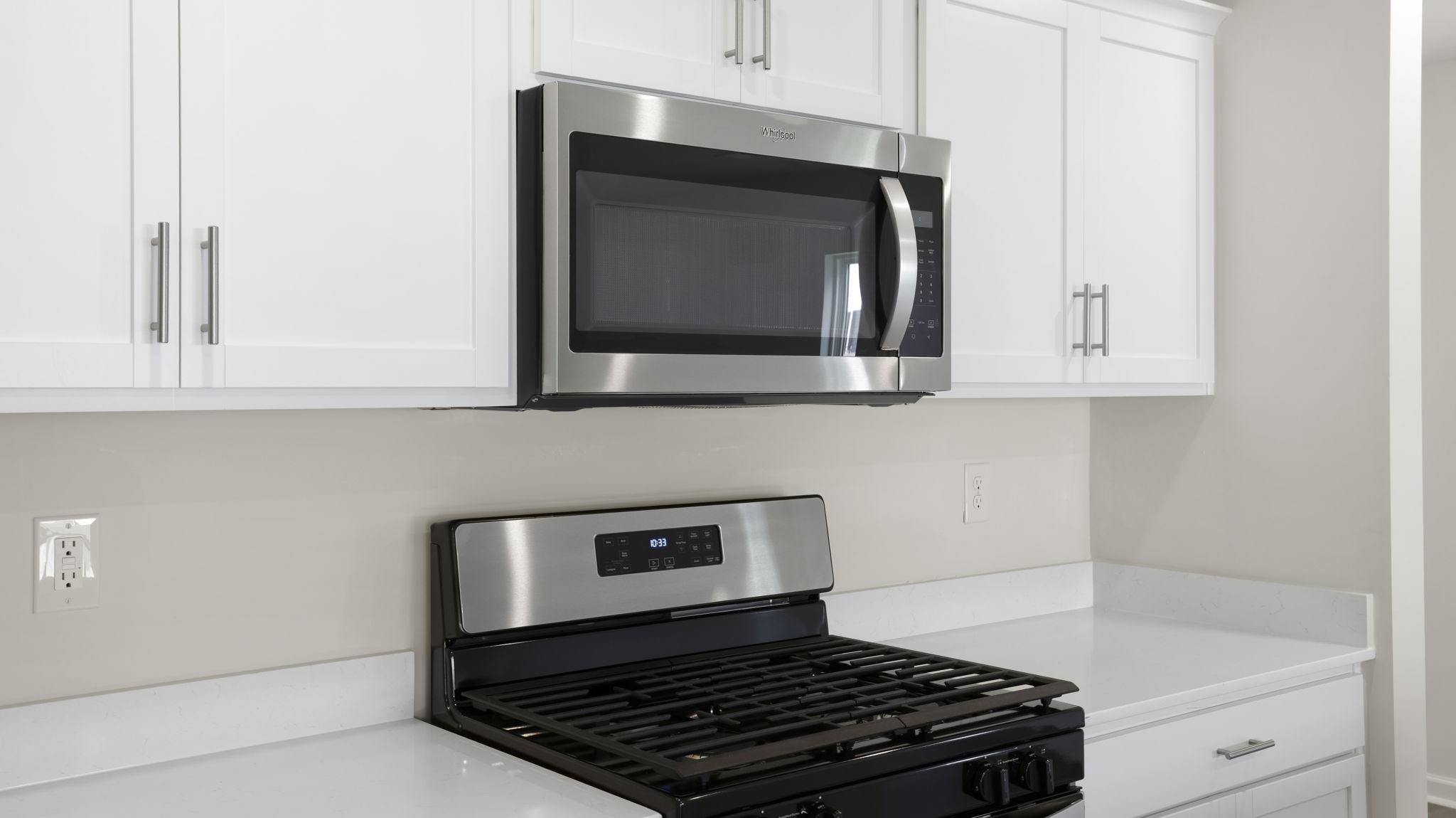 Range and microwave.