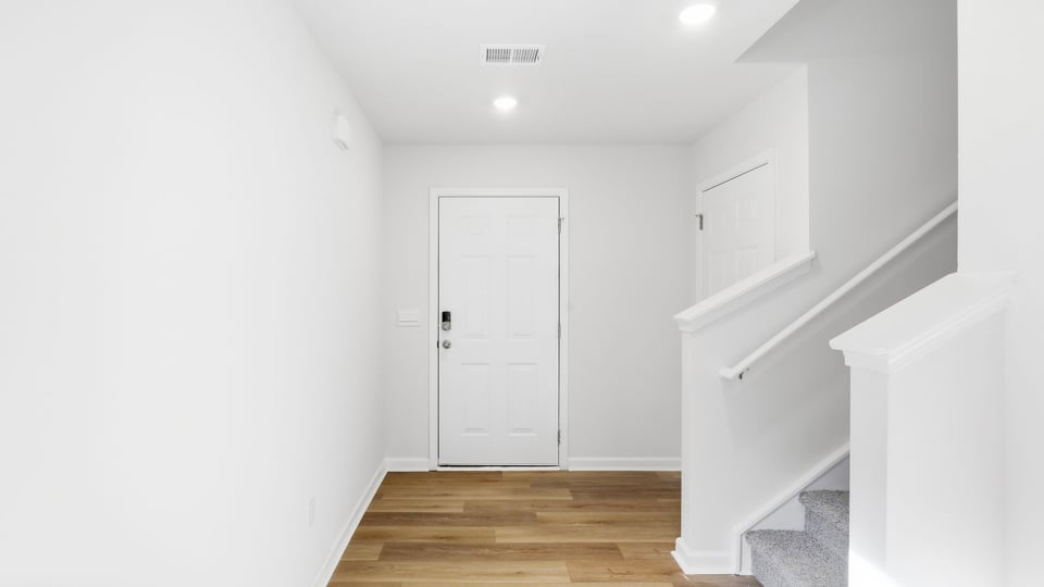 Foyer to kitchen.
