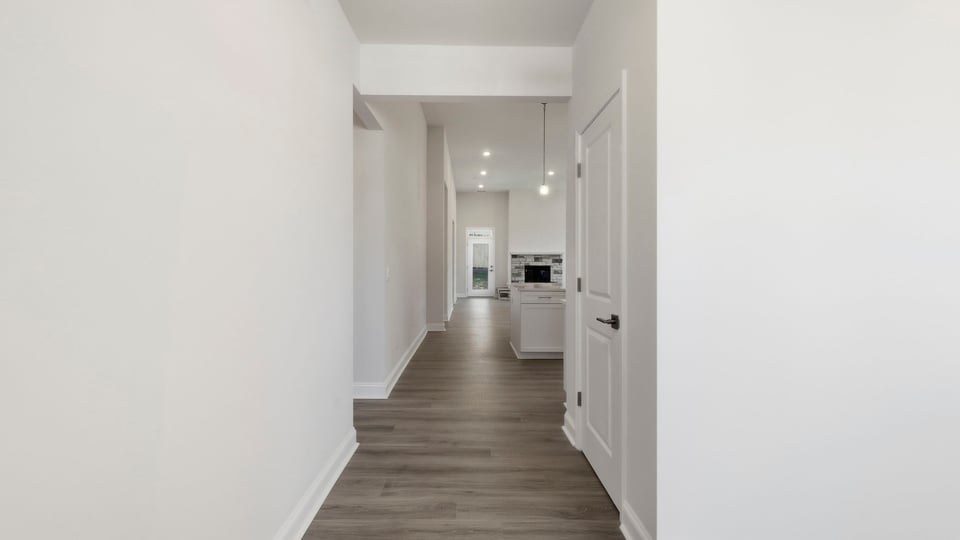 Foyer to kitchen.