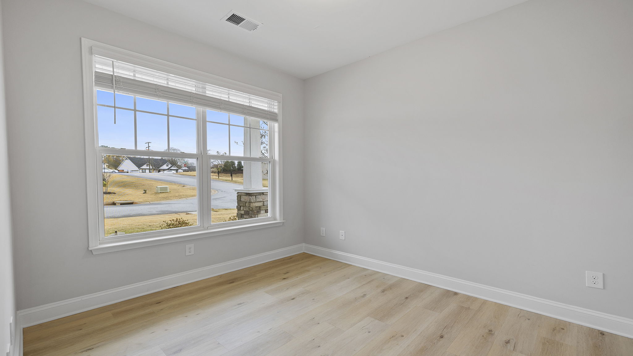 Flex space with window.