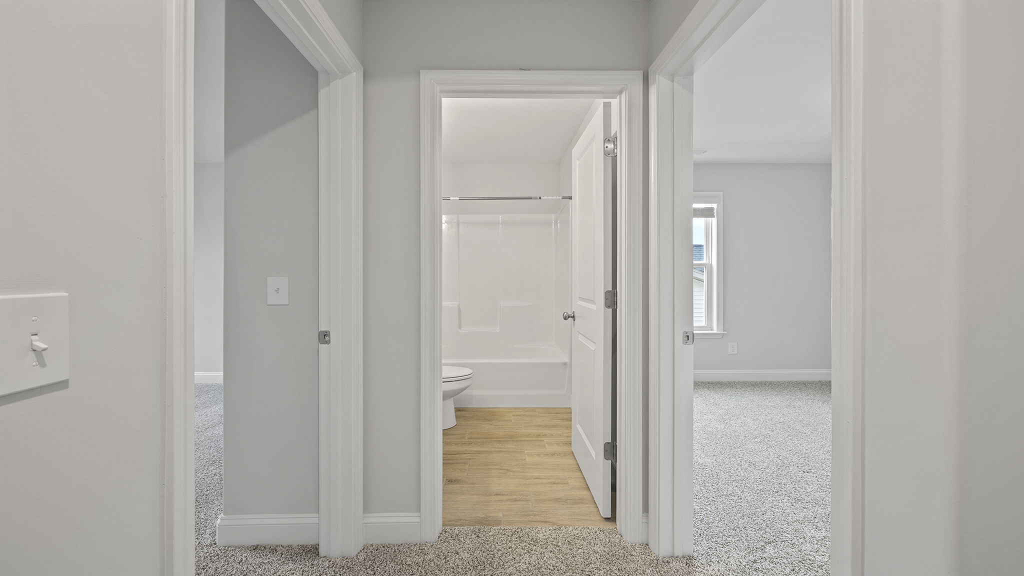 Hallway to bedrooms,