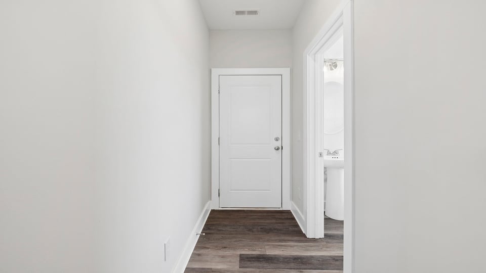 Hallway to bedrooms.