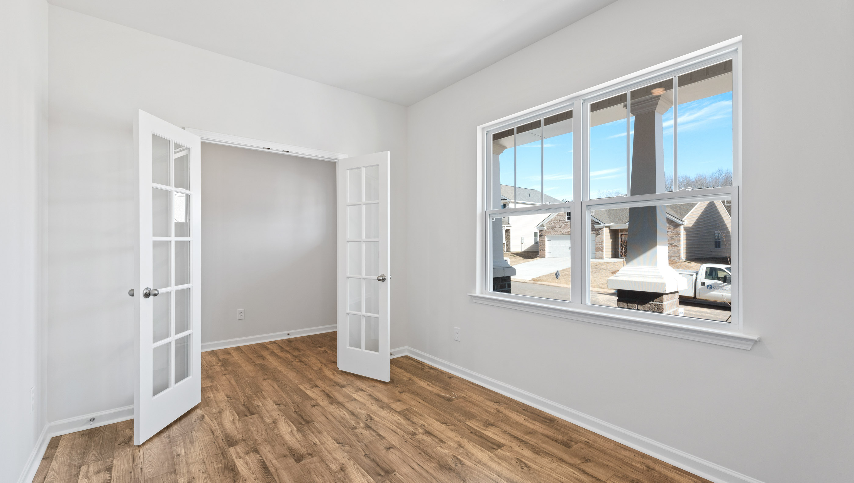 Flex room with windows.