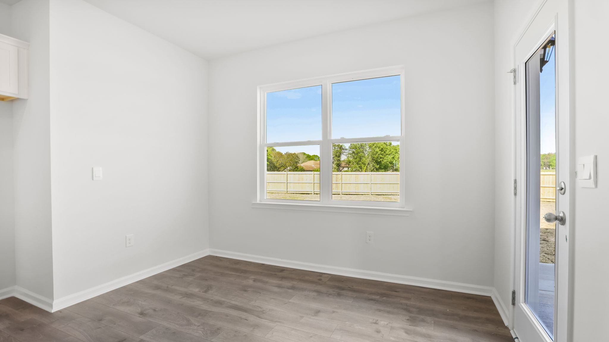Dining area in the kitchen.