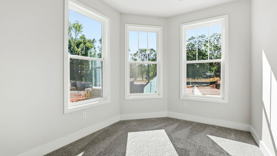 Sitting room with windows.
