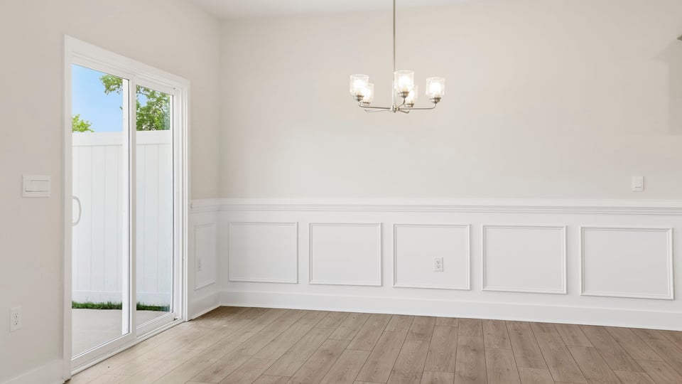 Dining area in the kitchen.