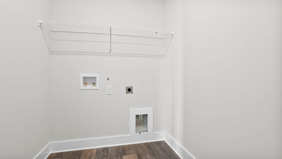 Walk in laundry room.