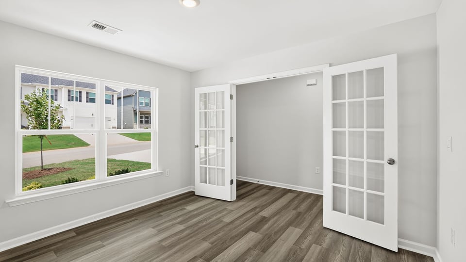 Flex room with window.