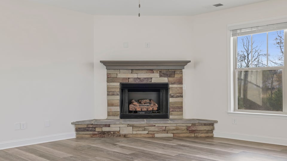 Livingroom with fireplace.