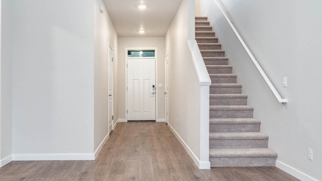 Landau Heights entry
