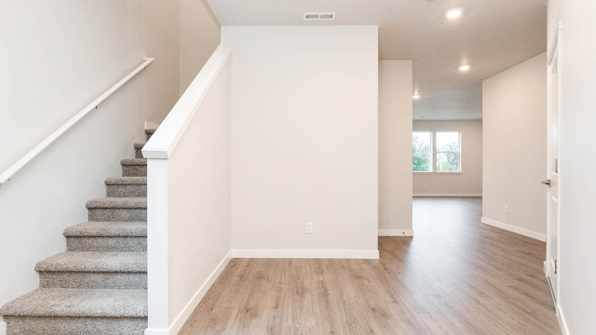 Landau Heights entry
