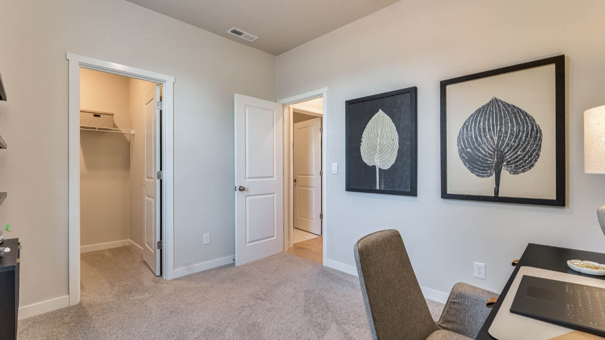 Landau Heights bedroom